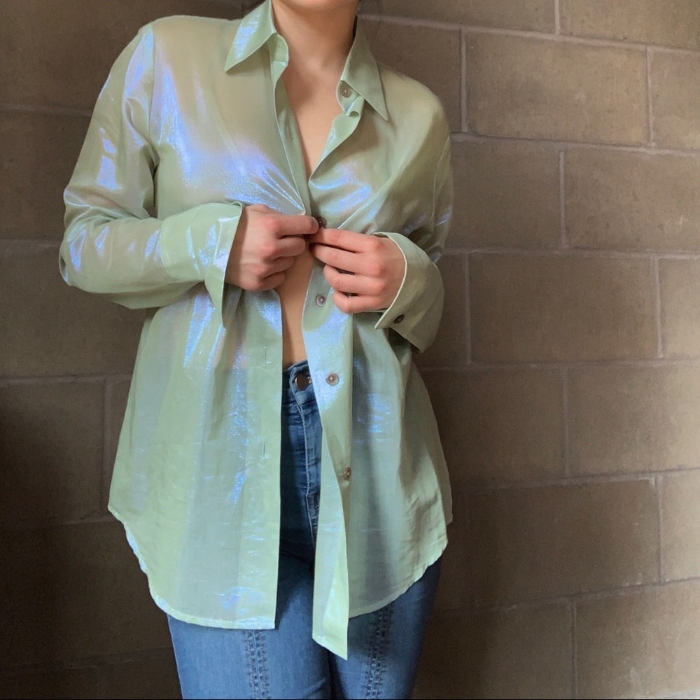 SOLD: Ellen Tracy Iridescent Top